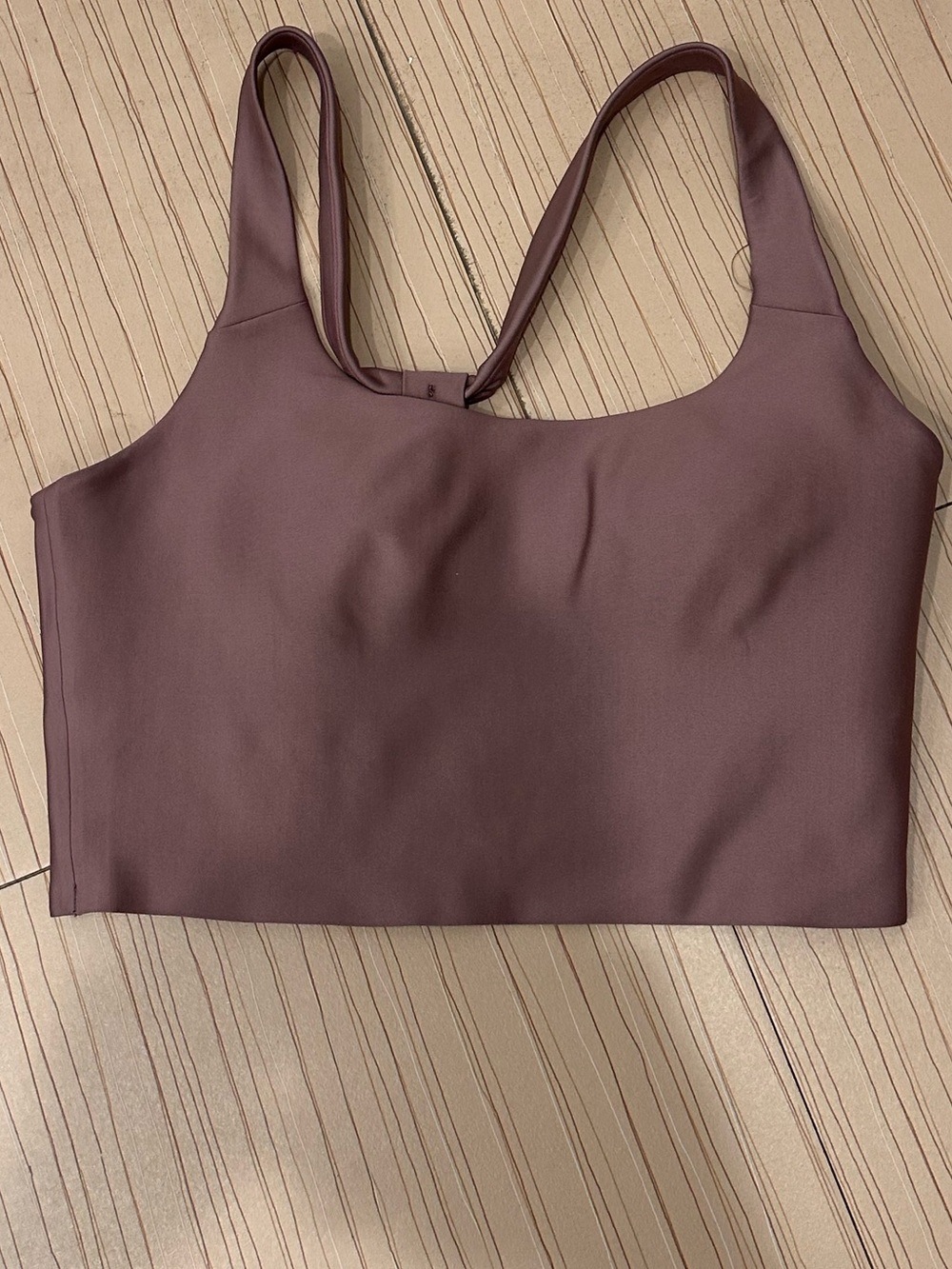ALO Yoga Smoky Quartz Crop Sports Bra - Scoop Neck. M
